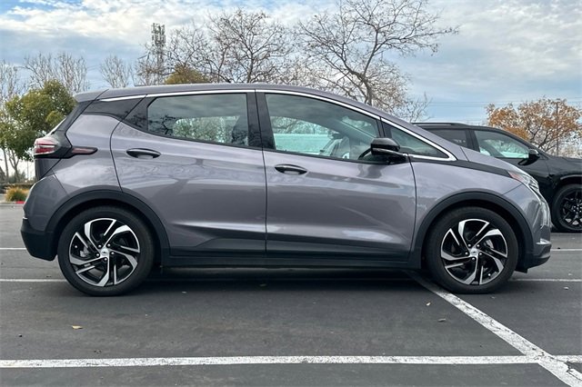 Used 2022 Chevrolet Bolt LT w/ Infotainment Package image 3