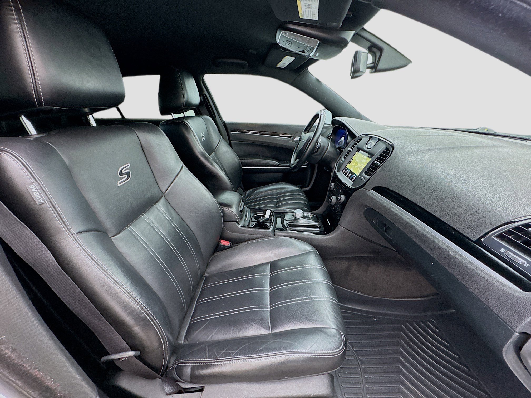 Used 2018 Chrysler 300 S RWD image 19