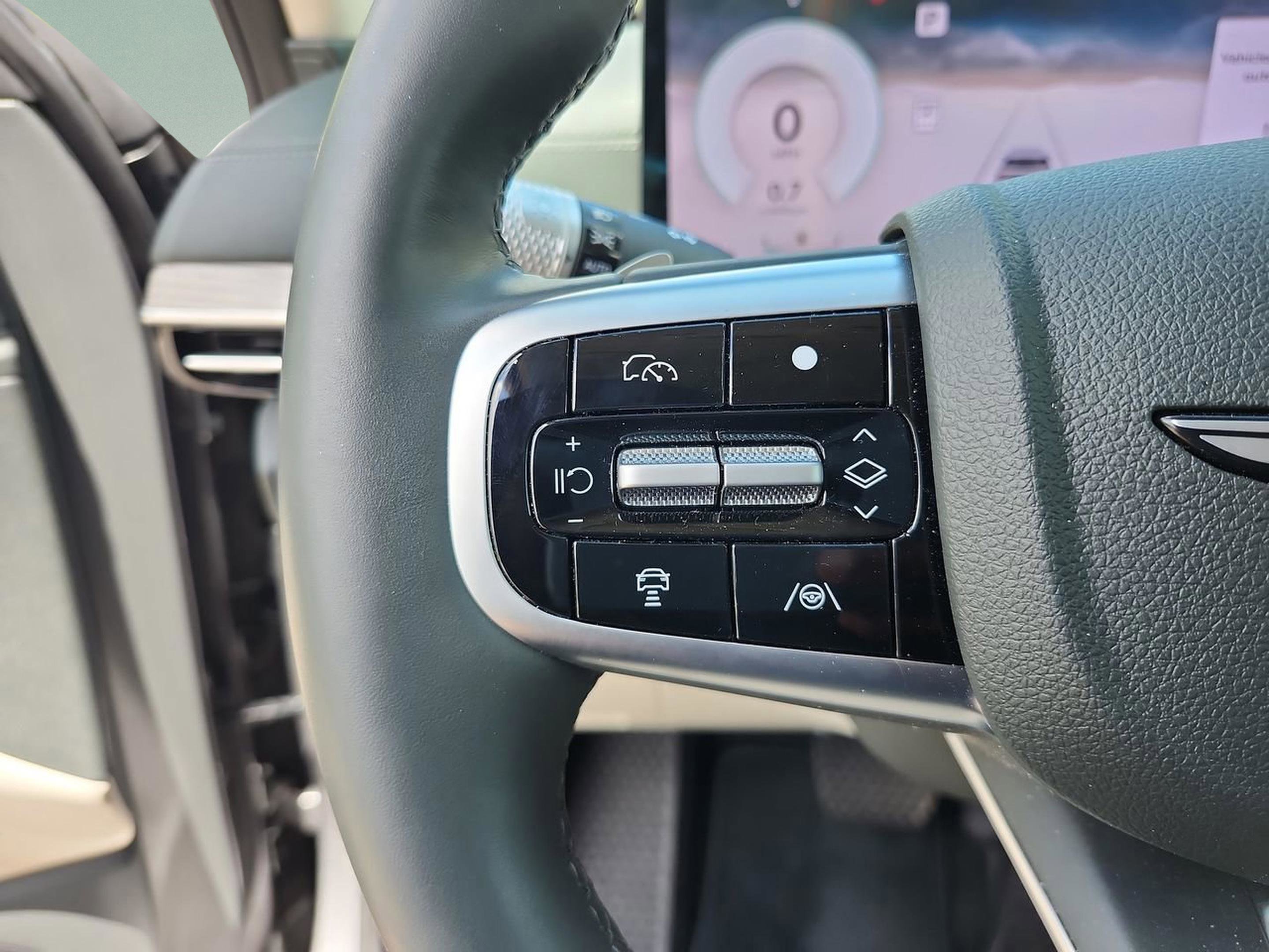 Used 2025 Genesis GV80 2.5T Prestige AWD/4WD image 12