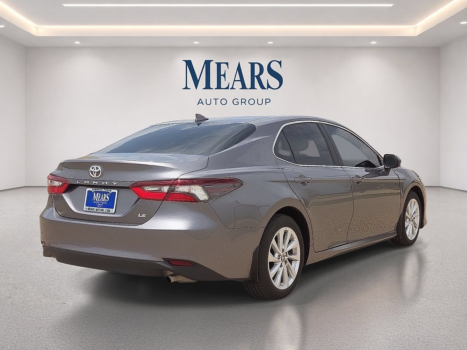 Used 2024 Toyota Camry LE FWD image 5