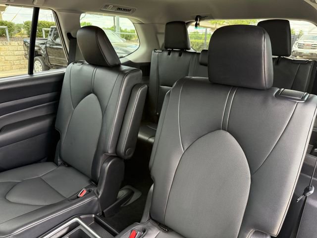 Used 2025 Toyota Grand Highlander FWD image 29