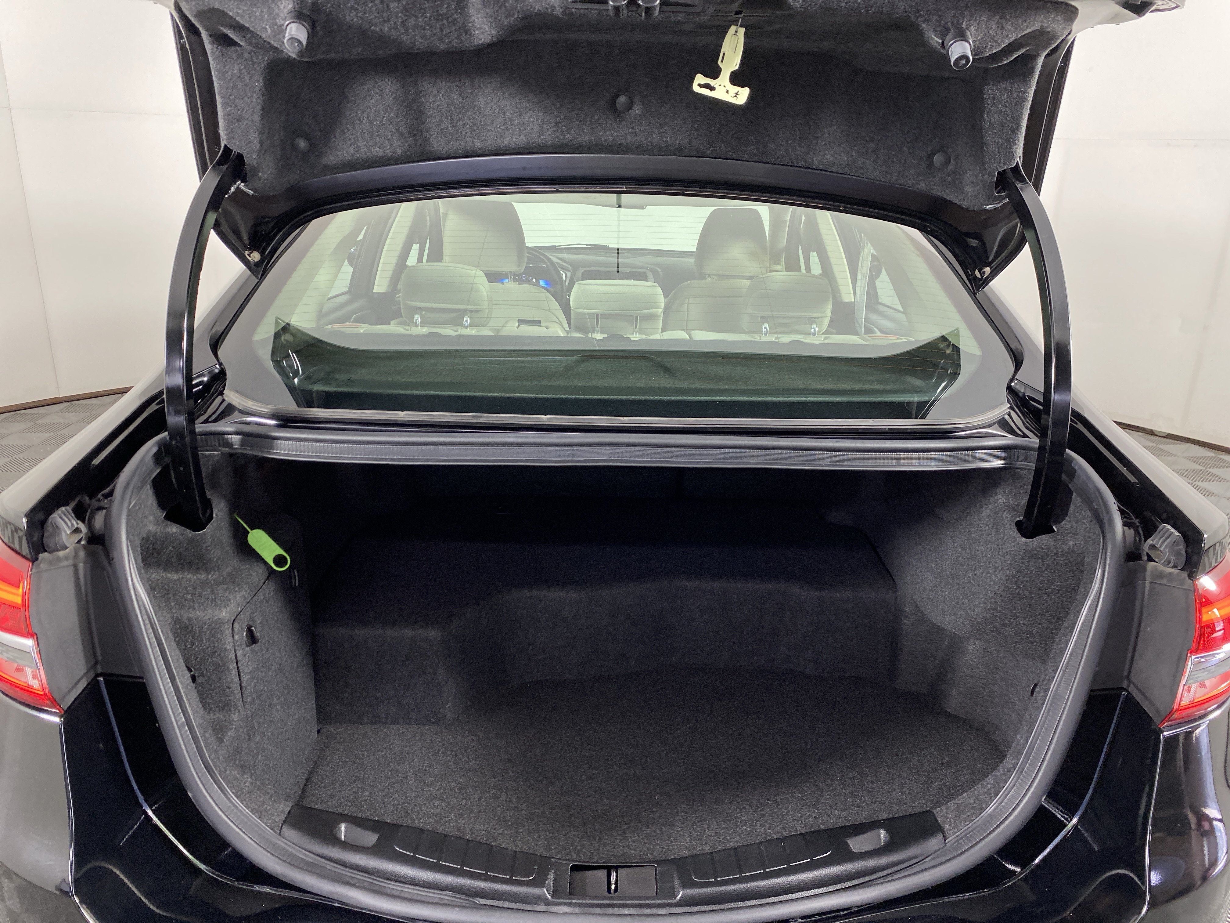 Used 2018 Ford Fusion S FWD image 24