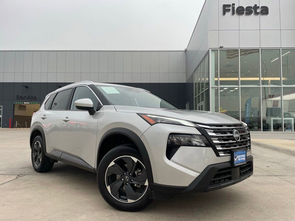 Certified 2025 Nissan Rogue SV w/ SV Premium Package FWD image 1