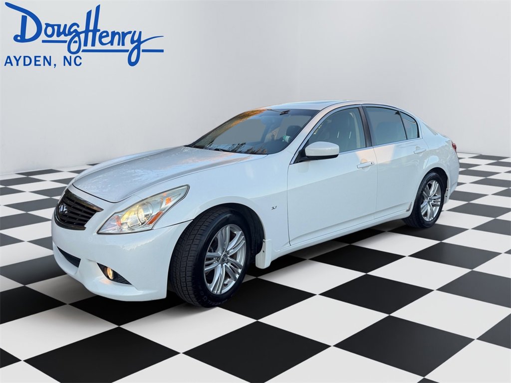 Used 2015 INFINITI Q40 w/ Moonroof Package image 1