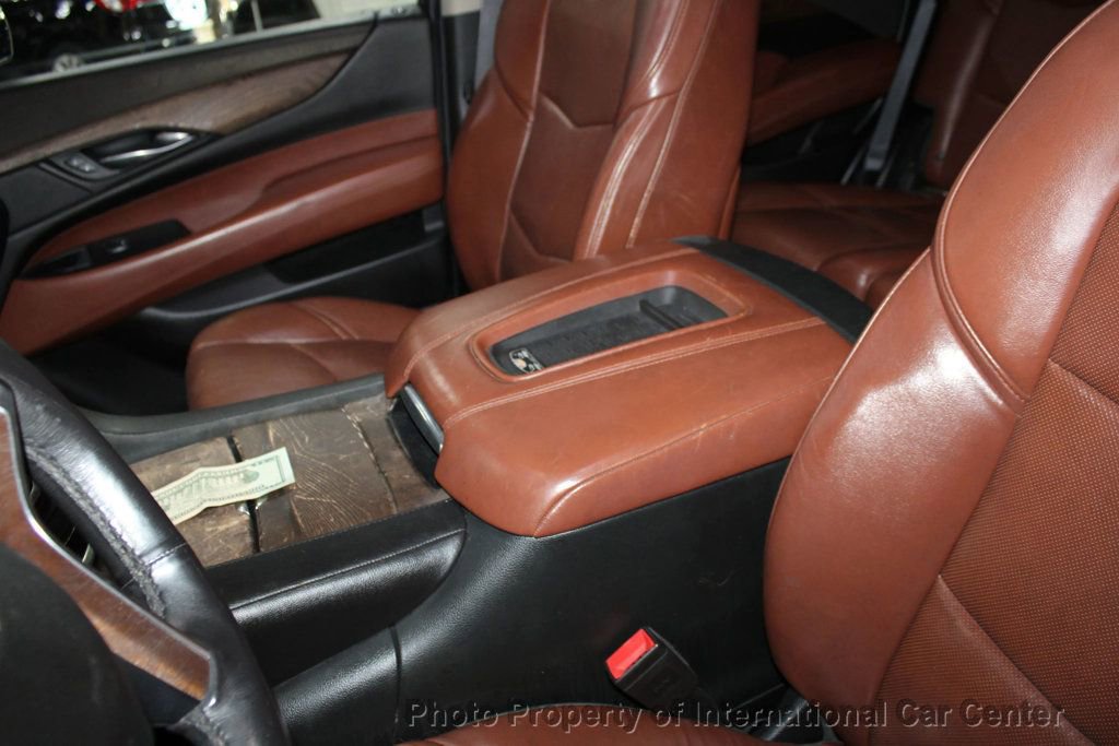 Used 2017 Cadillac Escalade Premium Luxury image 26