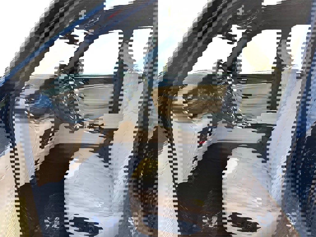 New 2025 Jeep Grand Cherokee L Limited w/ Black Appearance Package image 9