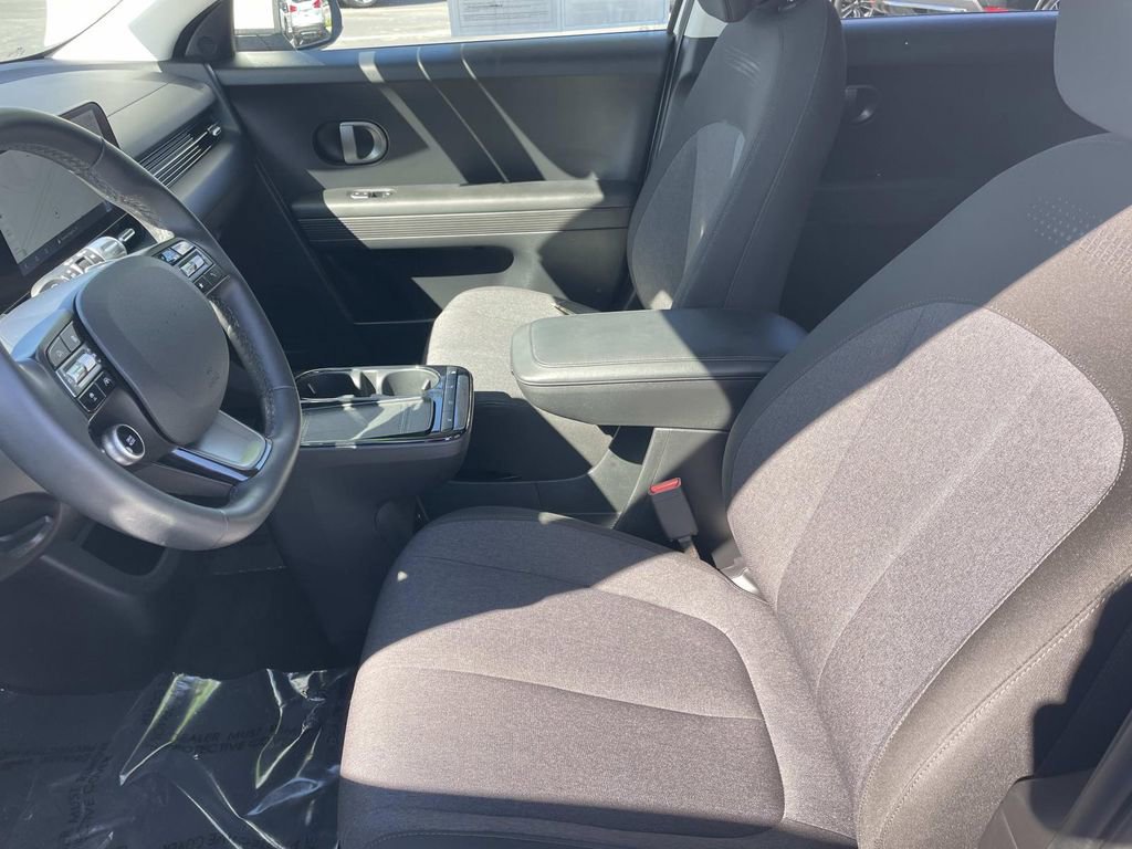 Certified 2025 Hyundai Ioniq 5 SE image 21