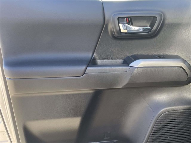 Used 2021 Toyota Tacoma TRD Sport w/ Technology Package image 10