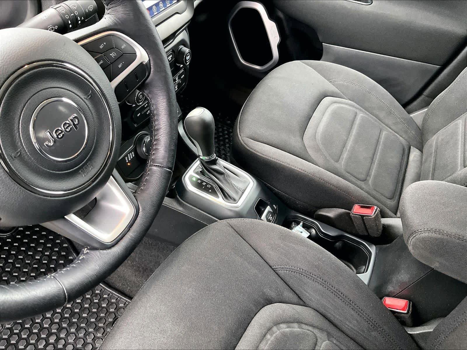 Used 2020 Jeep Renegade Latitude w/ Cold Weather Group AWD/4WD image 20