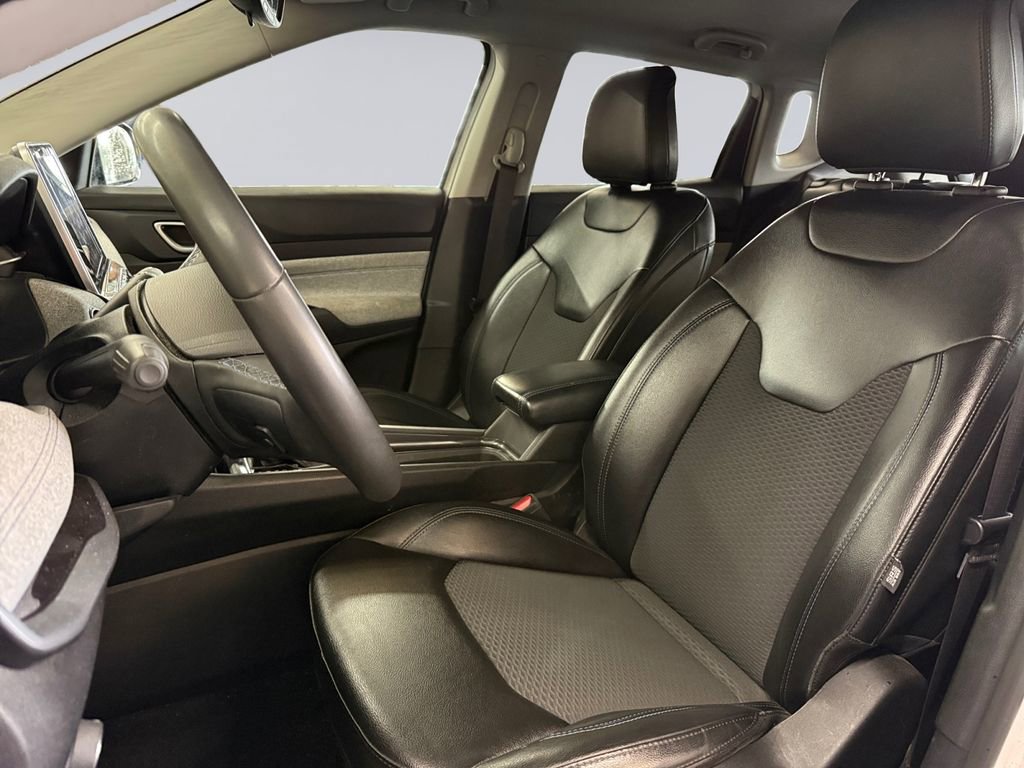 Used 2022 Jeep Compass Latitude image 10