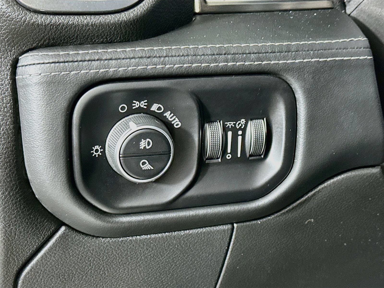 Used 2019 RAM 3500 Limited AWD/4WD image 10