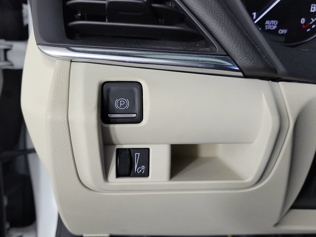 Certified 2024 Cadillac CT4 Luxury RWD image 29