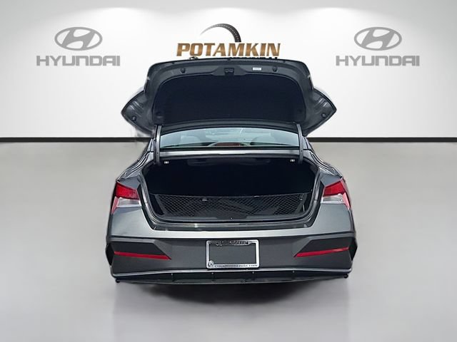 Certified 2026 Hyundai Elantra Sport FWD image 24