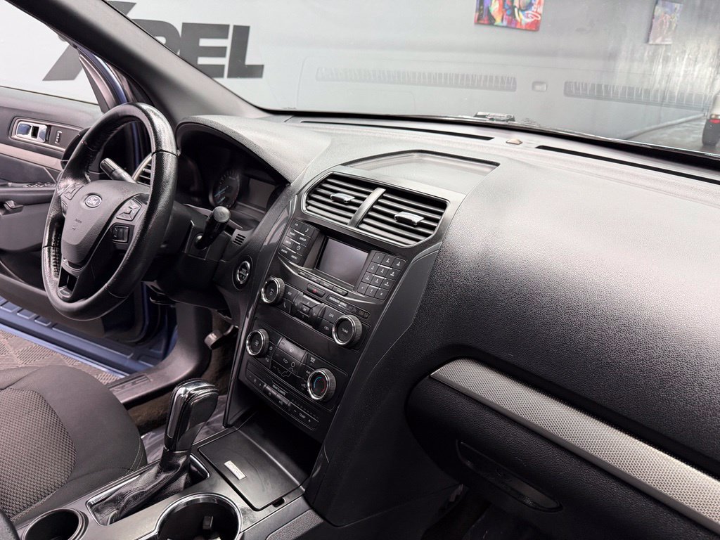 Used 2018 Ford Explorer XLT FWD image 50