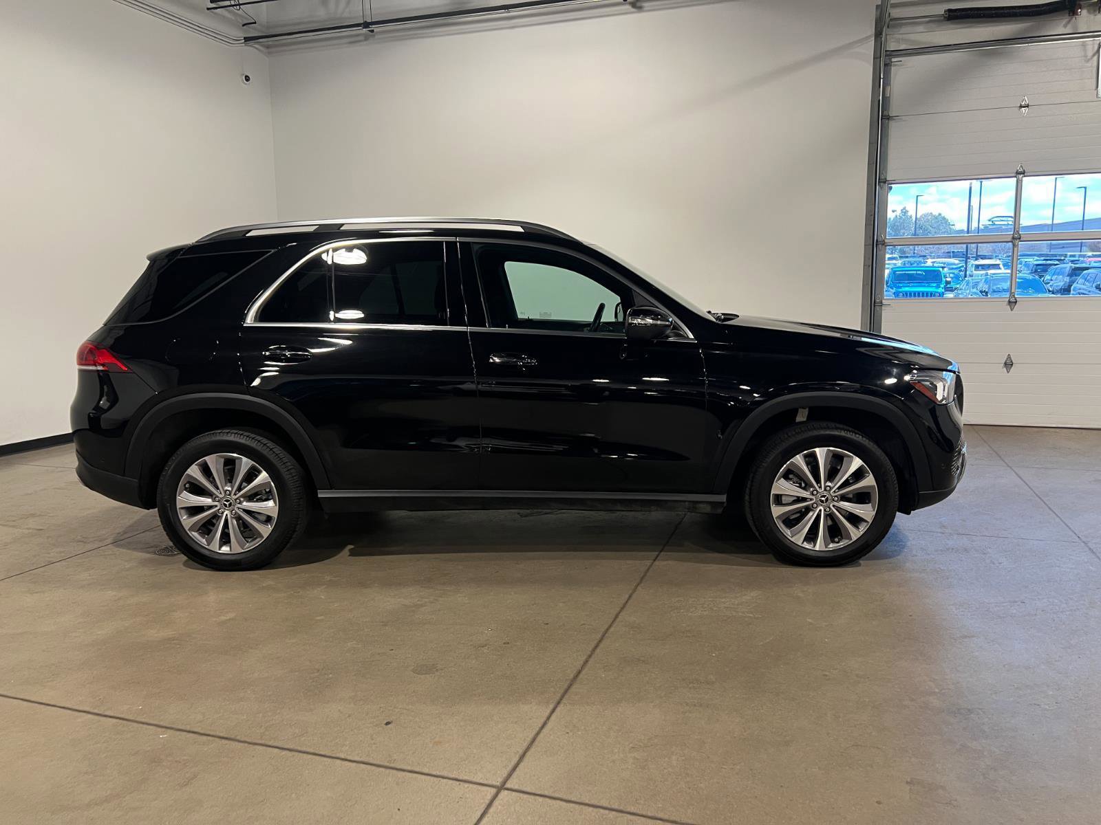 Used 2022 Mercedes-Benz GLE 350 4MATIC image 2