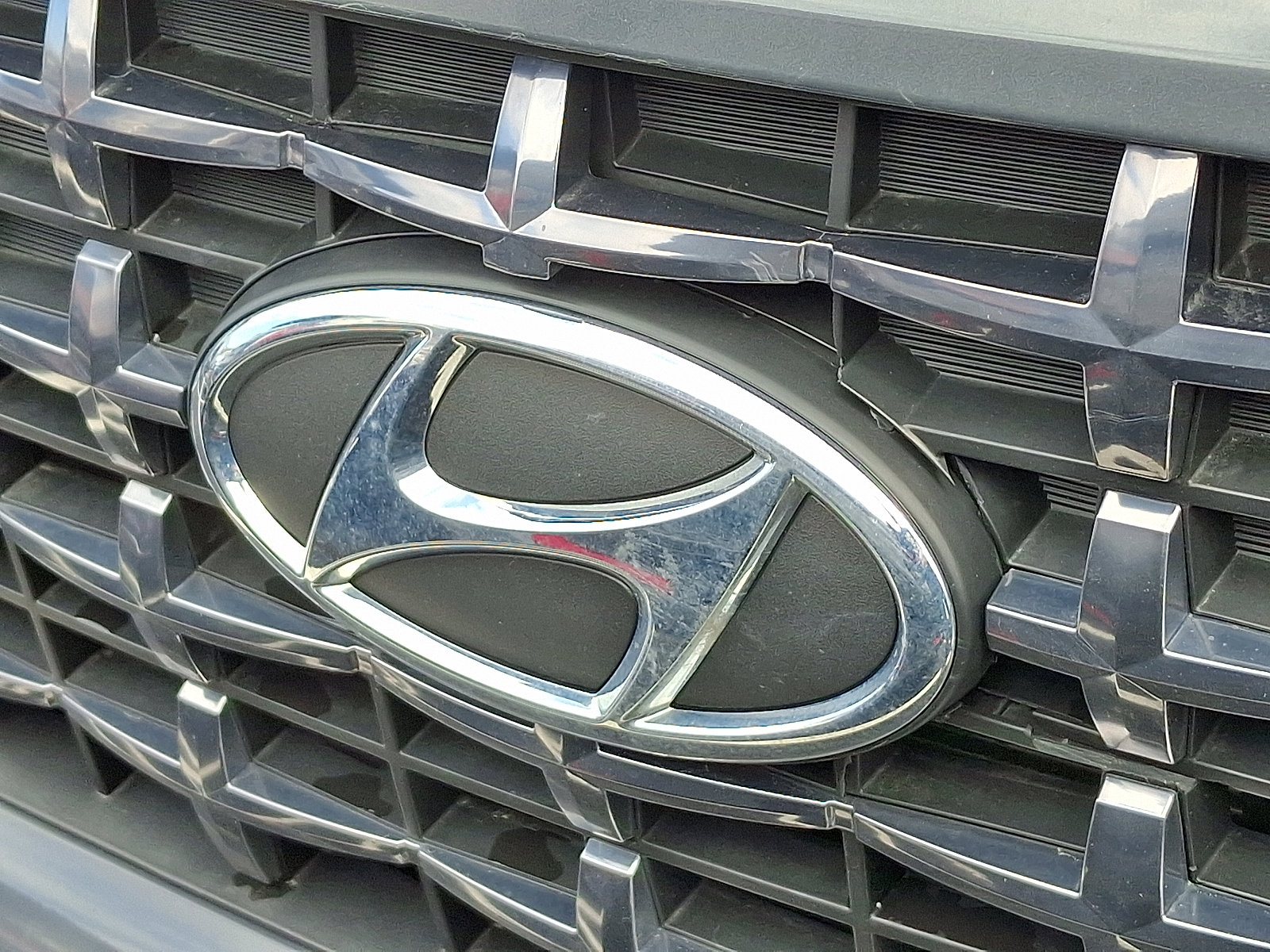 Used 2023 Hyundai Venue SEL FWD image 3