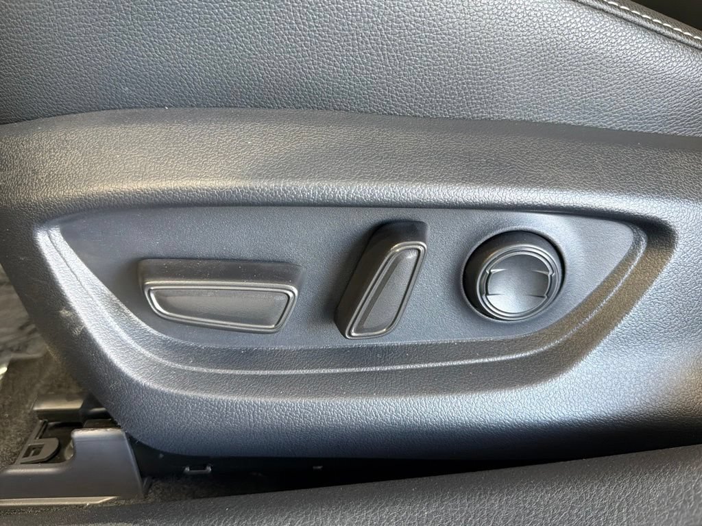 Certified 2026 Toyota Camry Hybrid FWD image 22