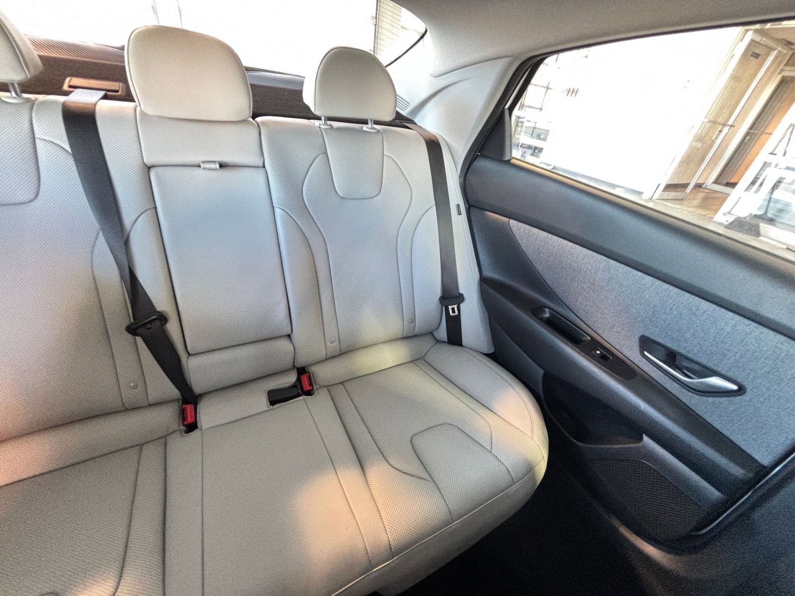 Used 2025 Hyundai Elantra Limited image 41