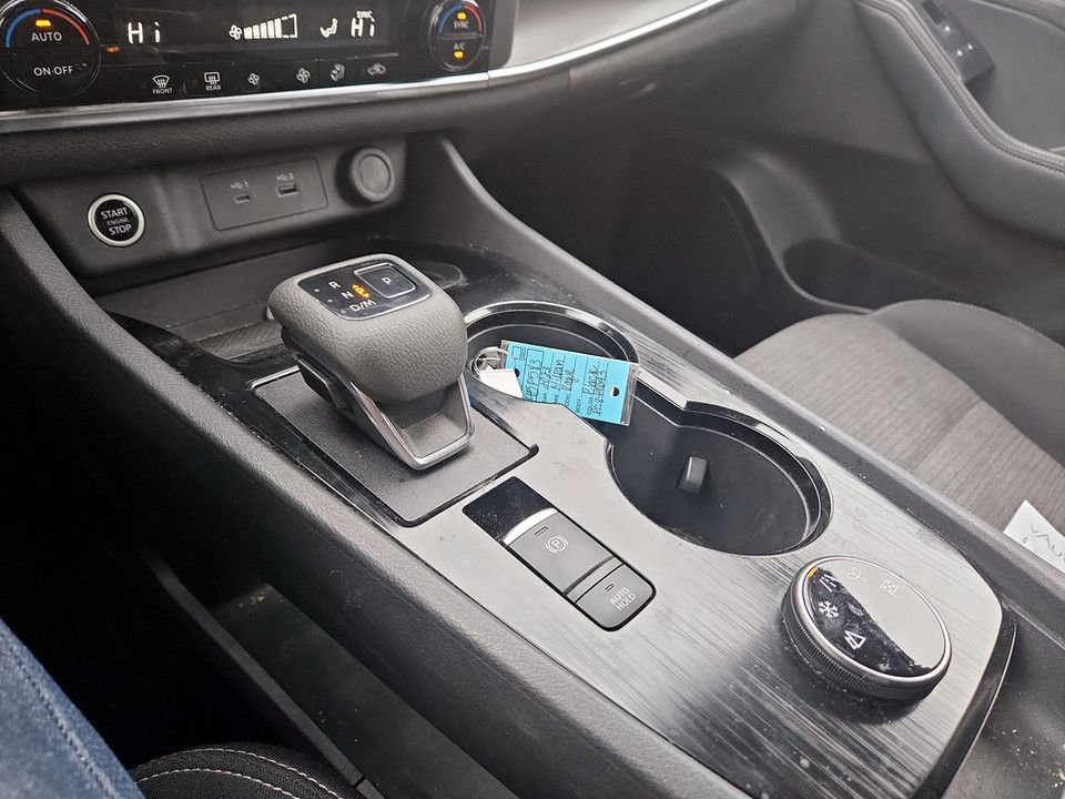 Used 2023 Nissan Rogue SV image 23