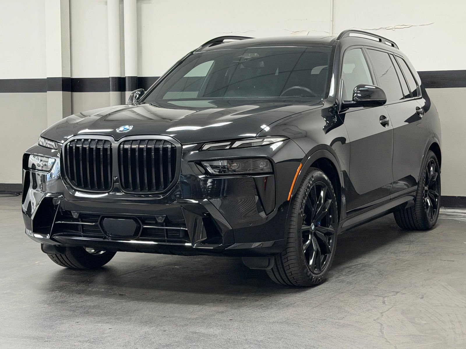 Used 2025 BMW X7 xDrive40i w/ Executive Package image 7