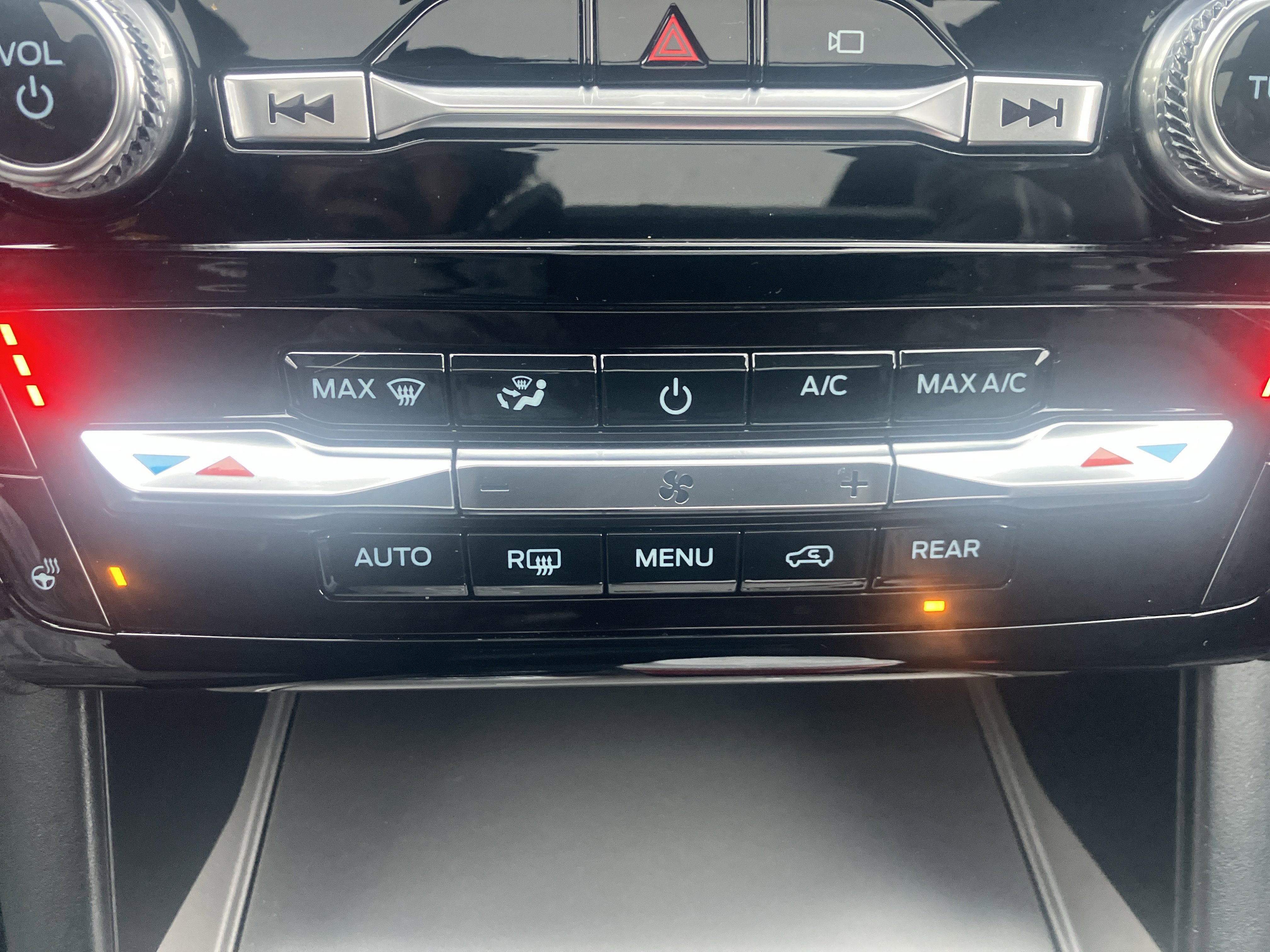 Used 2023 Ford Explorer ST-Line w/ Class IV Trailer Tow Package image 31