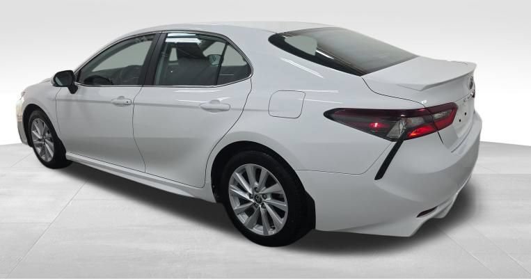 Used 2024 Toyota Camry SE FWD image 4