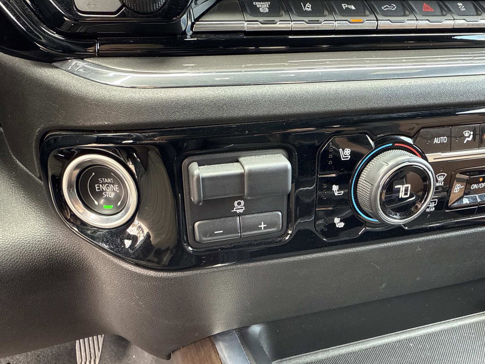 Used 2024 Chevrolet Silverado 2500 High Country image 26