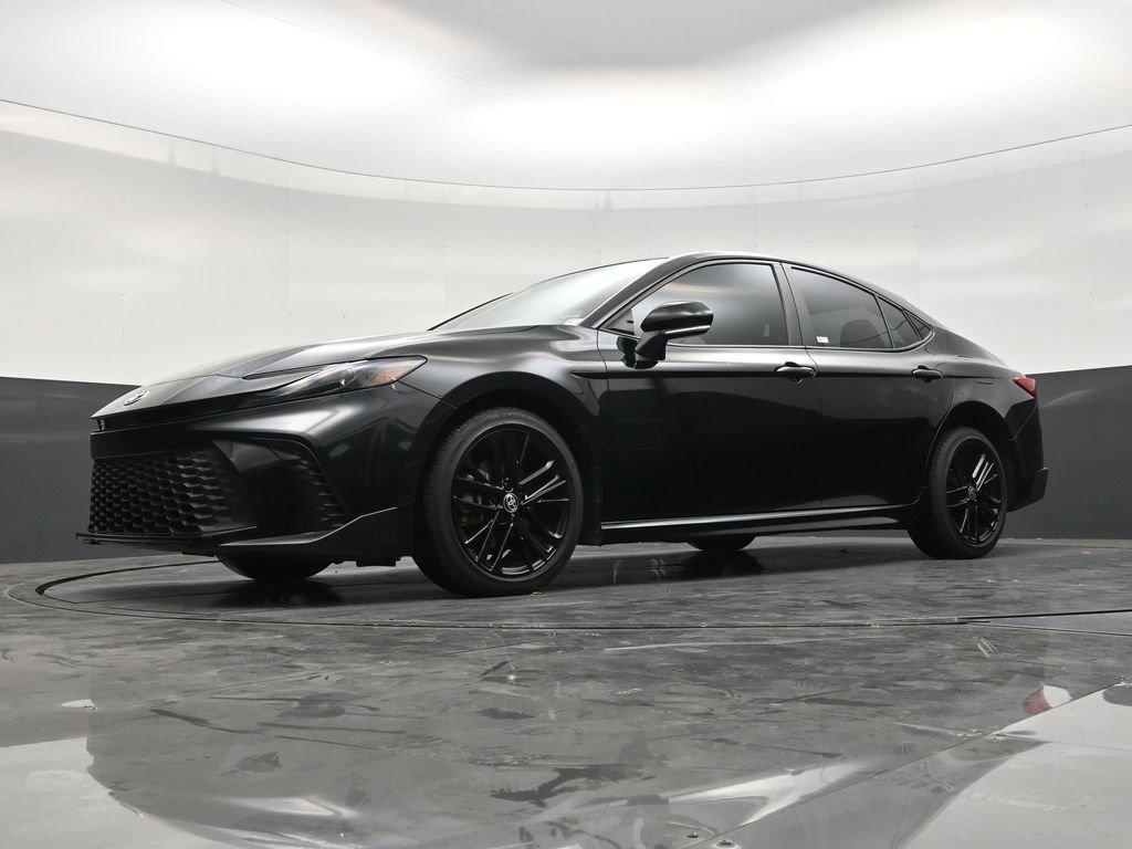 Used 2025 Toyota Camry SE FWD image 19
