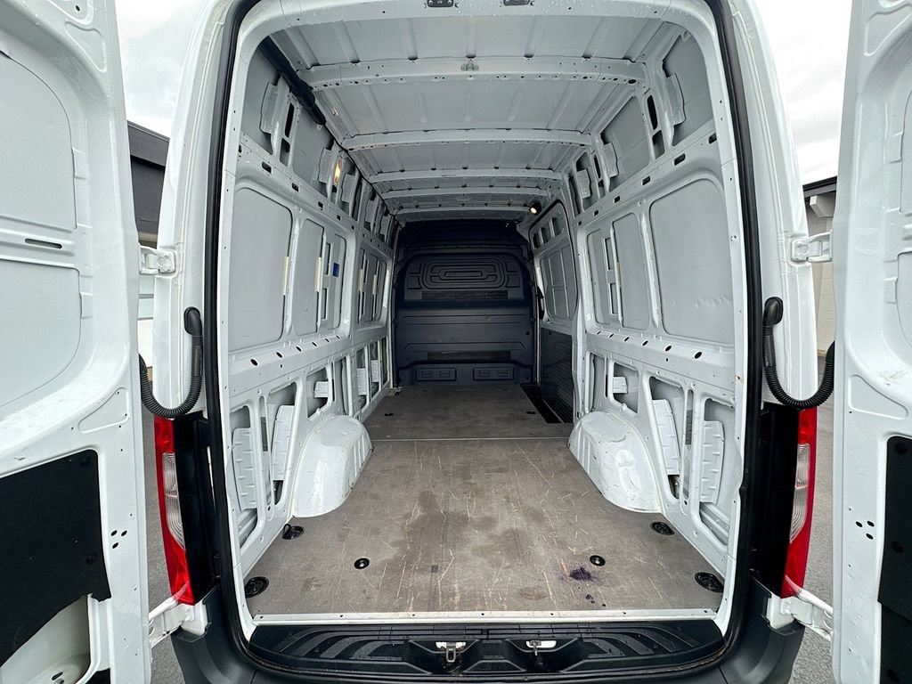 Used 2023 Mercedes-Benz Sprinter 2500 image 11