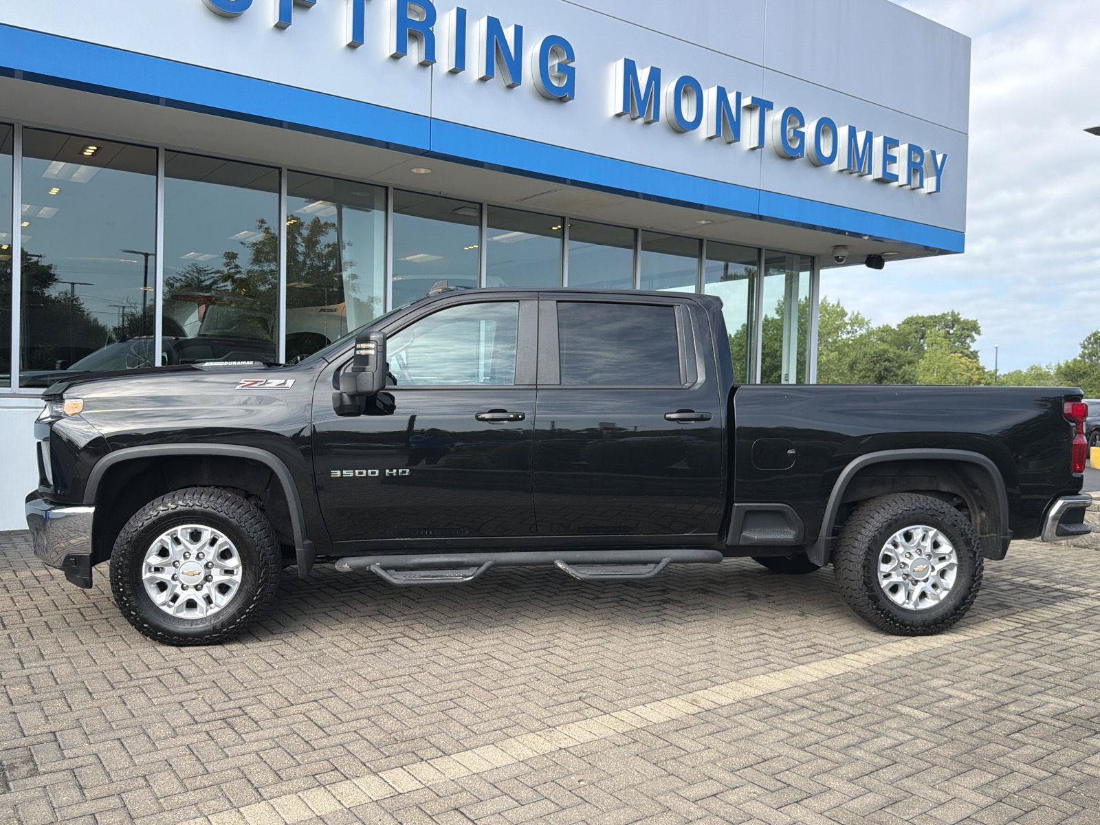 Used 2021 Chevrolet Silverado 3500 LT w/ Convenience Package AWD/4WD image 2
