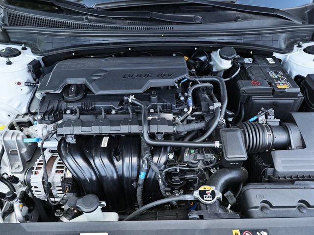Used 2025 Hyundai Elantra Sport FWD image 29