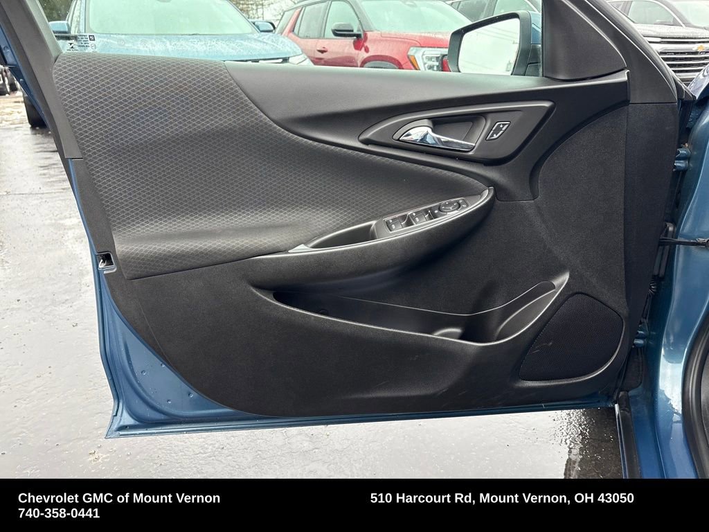 Used 2025 Chevrolet Malibu LT image 12