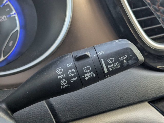 Used 2017 Chrysler Pacifica Touring-L Plus FWD image 26