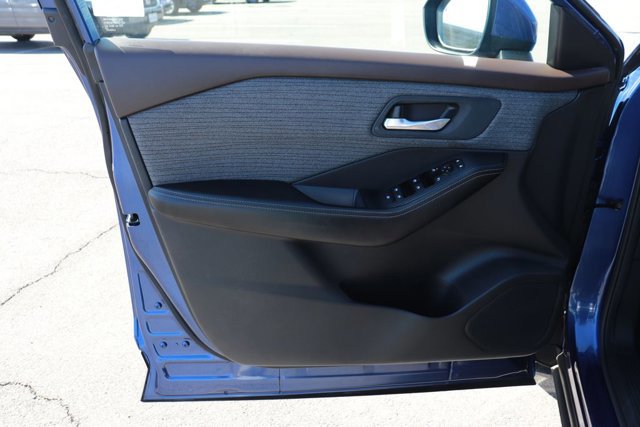 Used 2023 Nissan Rogue SV image 9