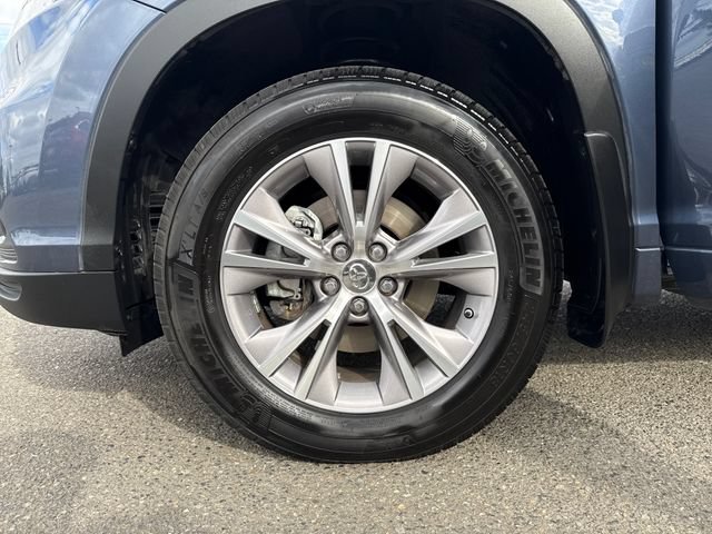 Used 2014 Toyota Highlander XLE AWD/4WD image 28