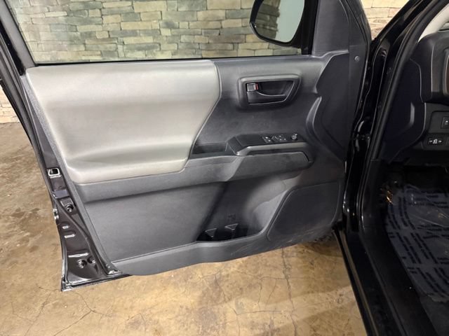 Used 2020 Toyota Tacoma SR w/ SR Convenience Package AWD/4WD image 12