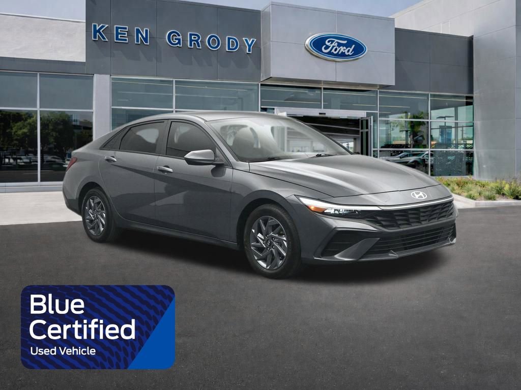 Used 2024 Hyundai Elantra SEL image 1