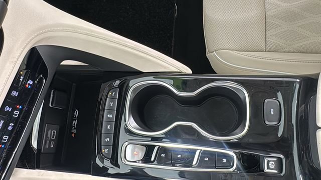 Used 2023 Buick Envision Avenir image 31