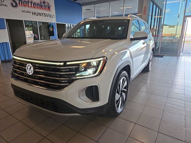 Used 2024 Volkswagen Atlas SEL AWD/4WD image 4