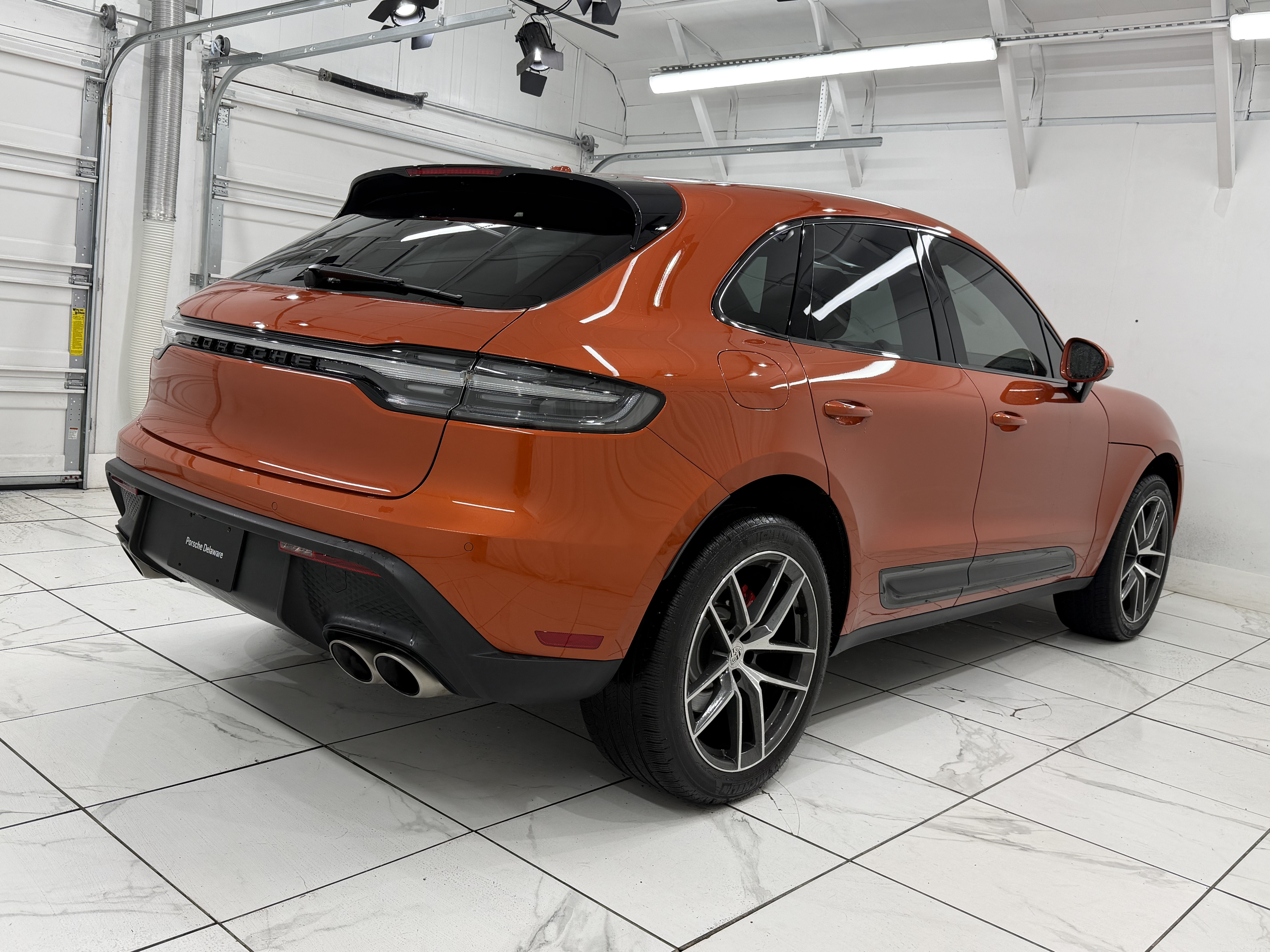 Certified 2024 Porsche Macan S AWD/4WD image 11