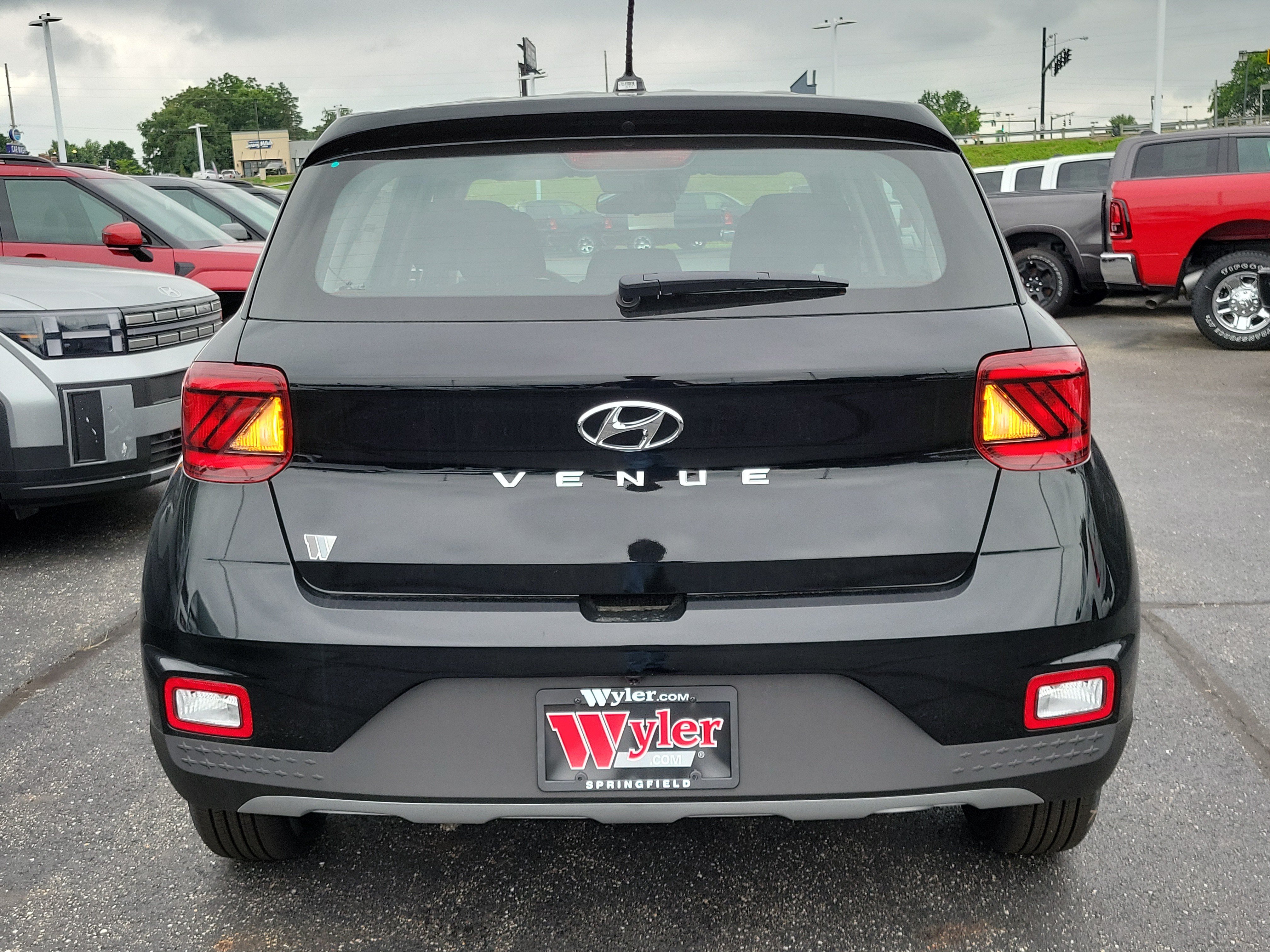 New 2026 Hyundai Venue SE FWD image 4