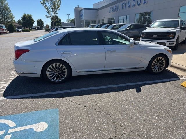 Used 2018 Genesis G90 5.0 Ultimate RWD image 5