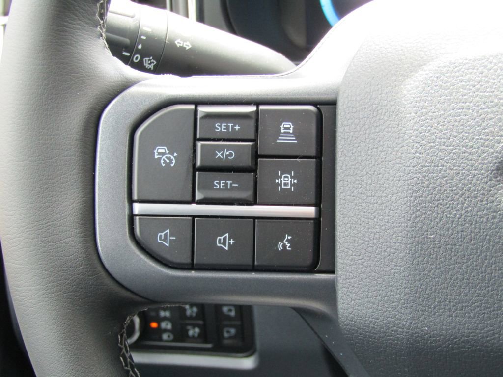 New 2025 Ford F350 Lariat w/ Lariat Ultimate Package image 29