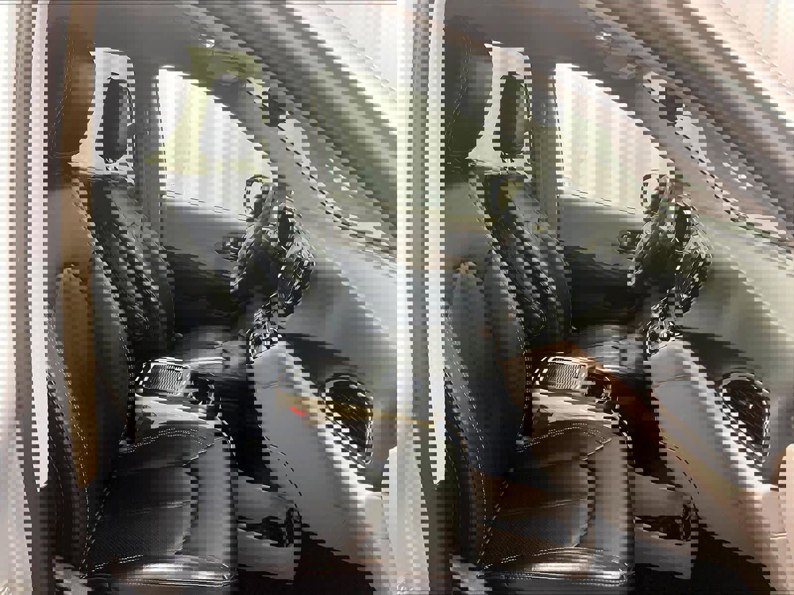 Used 2024 Chrysler Pacifica Touring-L image 11