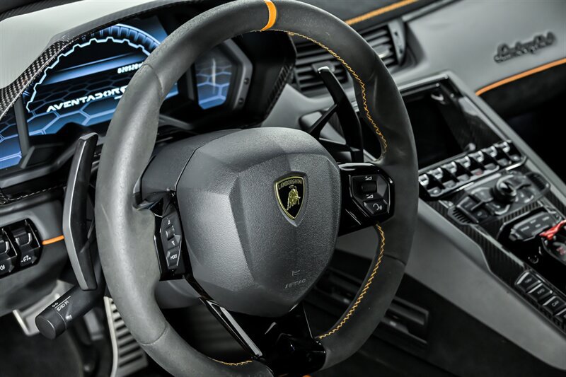 Used 2019 Lamborghini Aventador SVJ AWD/4WD image 24