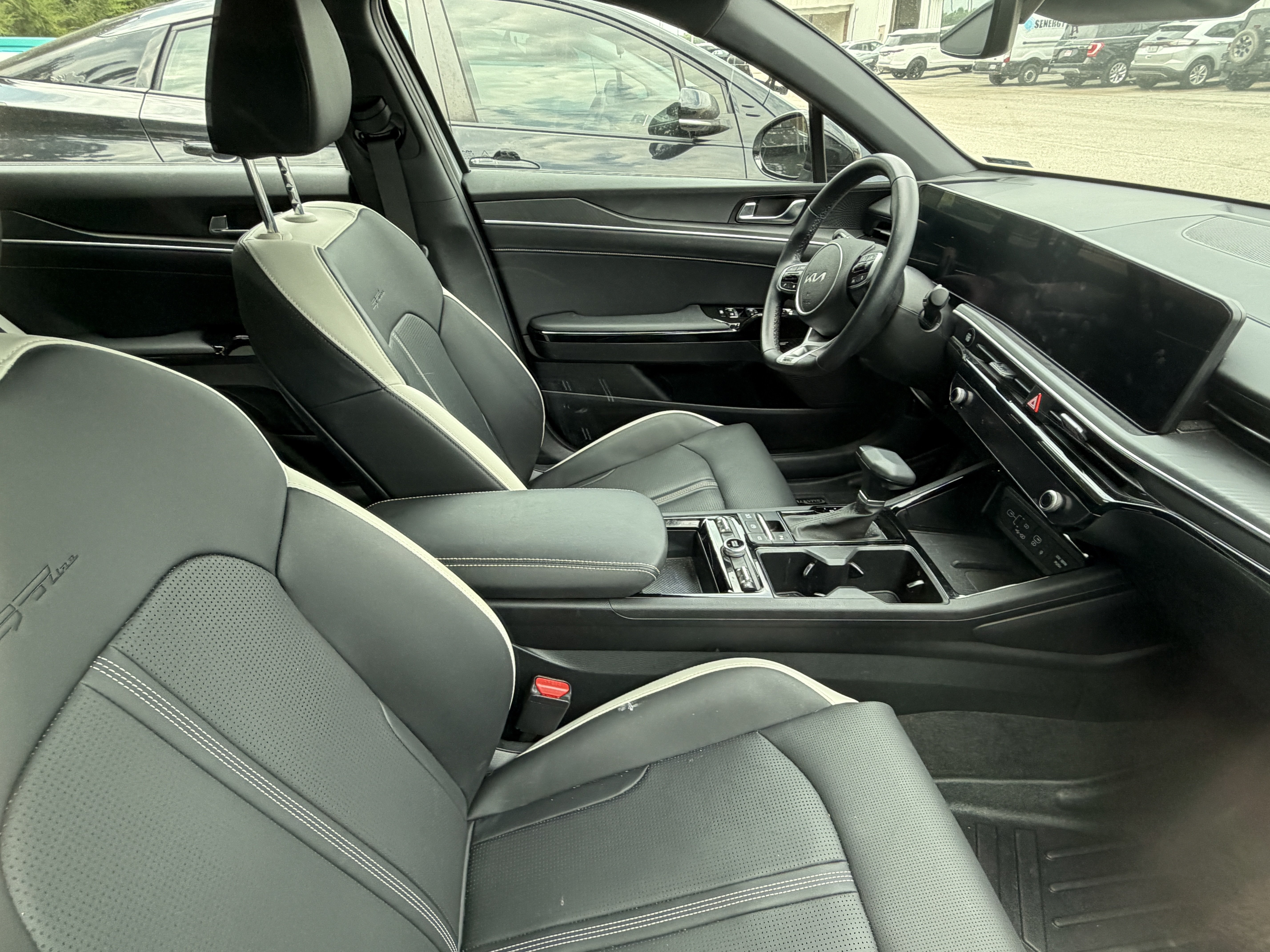 Used 2025 Kia K5 GT-Line w/ GT-Line Premium Package FWD image 4