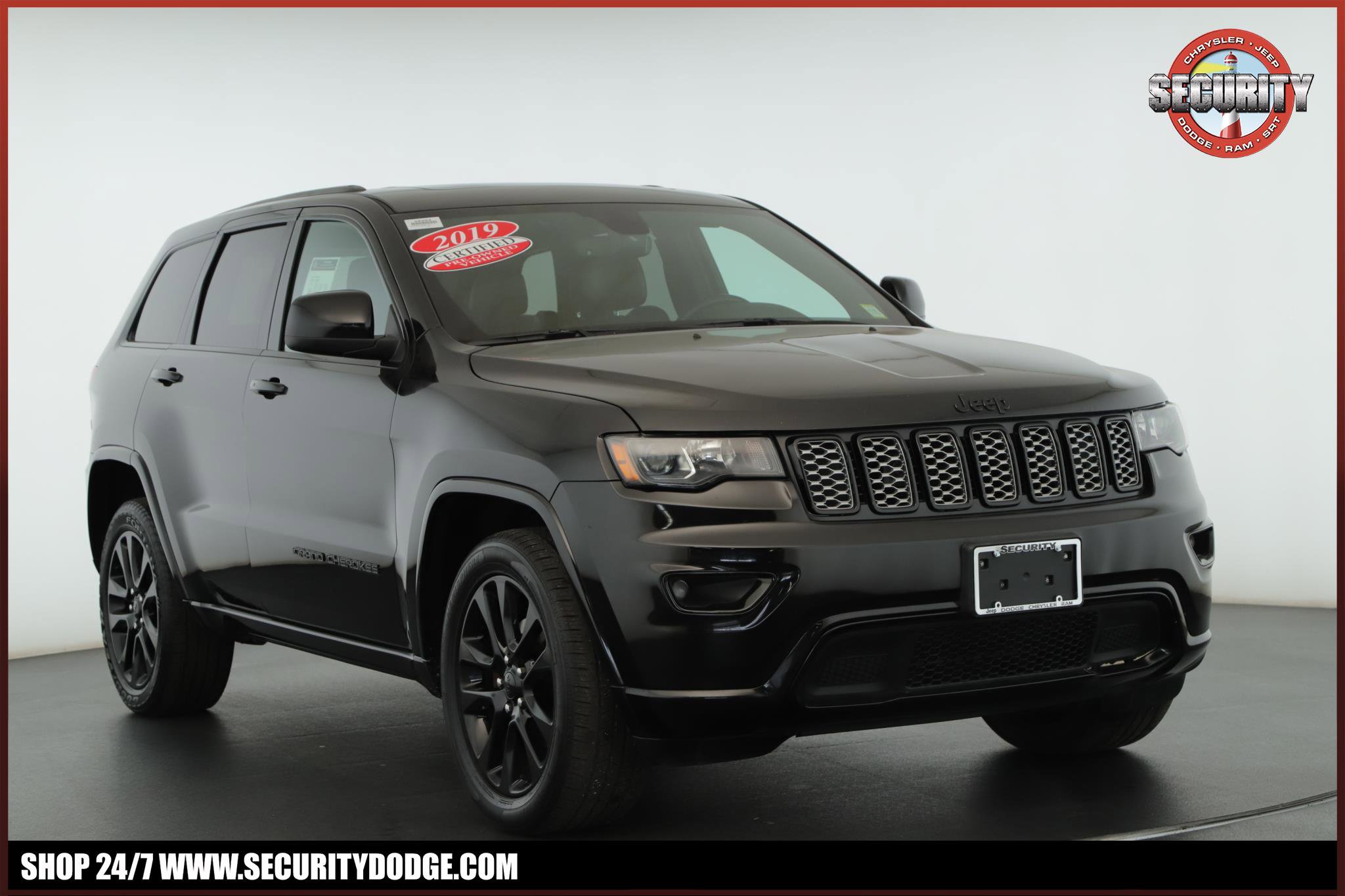 Used 2019 Jeep Grand Cherokee Altitude AWD/4WD image 1