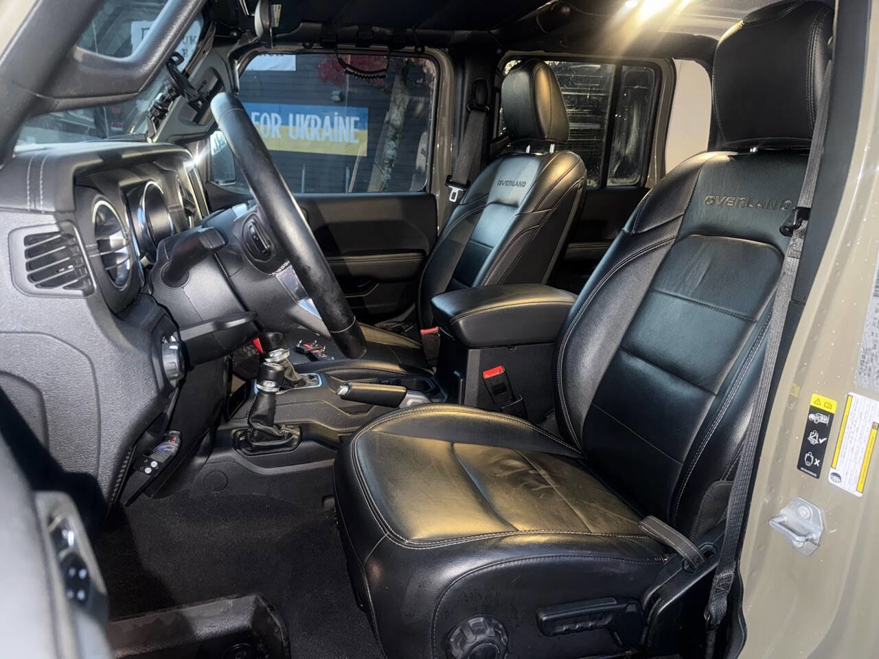 Used 2020 Jeep Gladiator Overland w/ Cold Weather Group AWD/4WD image 14