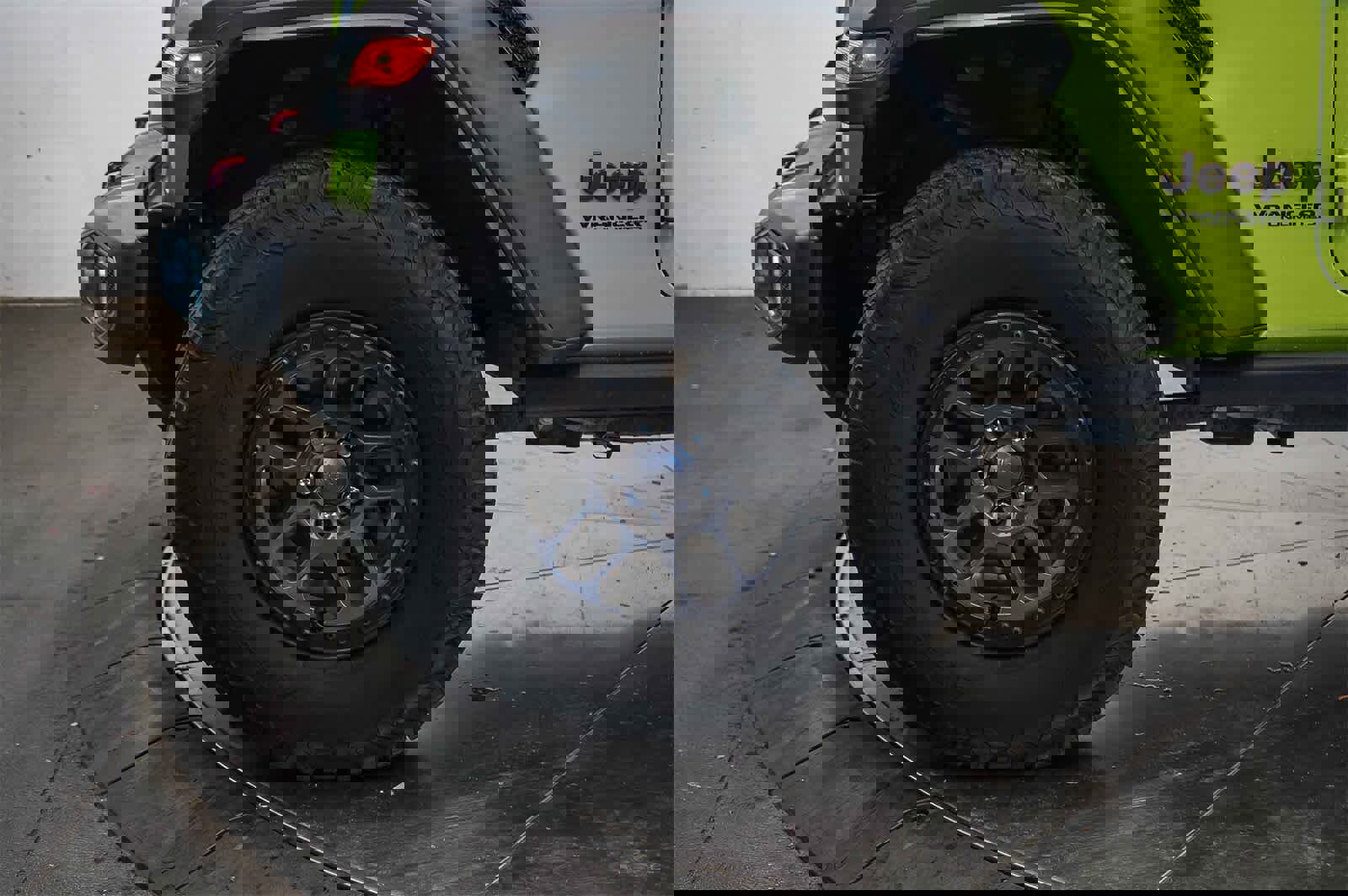 Used 2021 Jeep Wrangler Unlimited Rubicon w/ Xtreme Recon 35" Tire Package image 9