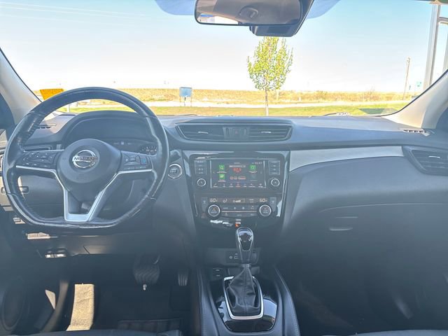 Used 2020 Nissan Rogue Sport SL FWD image 12